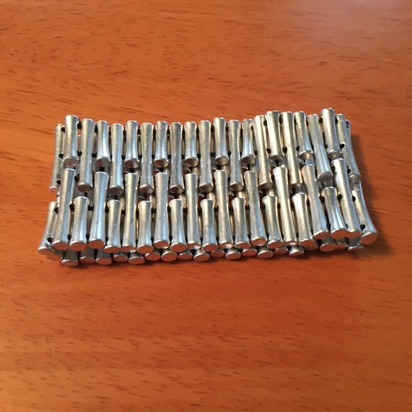 Silver-tone modern contemporary stretch bracelet - Picture 2 of 3